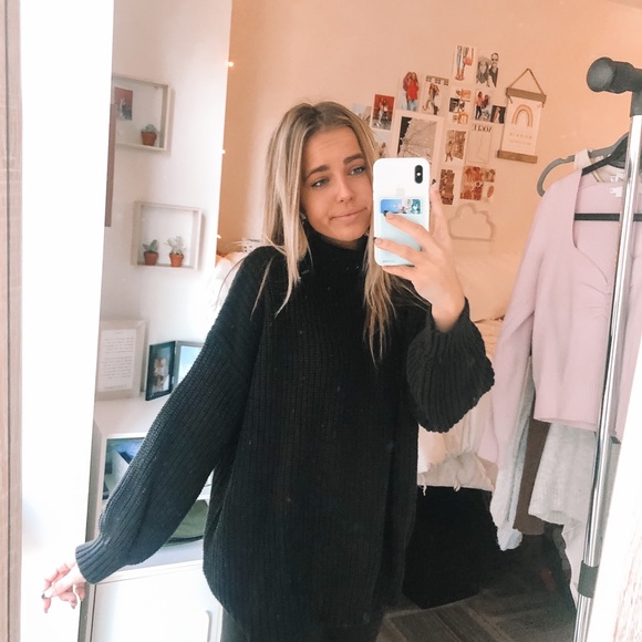 American Eagle Black Turtleneck Sweater!! - Picture 7 of 10